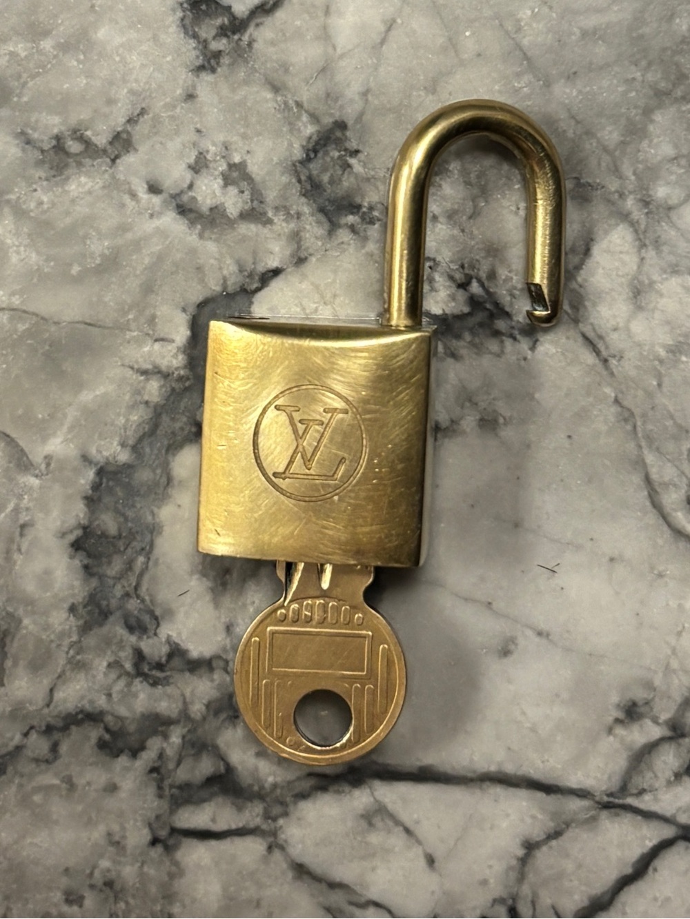 Vintage Louis Vuitton Rare 200 Series Lock and Key #230 with COA - Picture 11 of 11